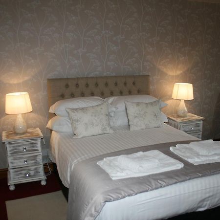 The Talbot Inn Much Wenlock Kültér fotó
