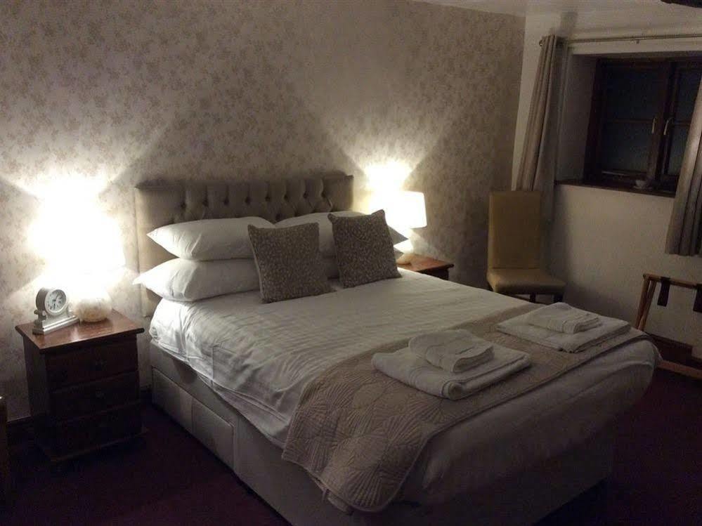 The Talbot Inn Much Wenlock Kültér fotó