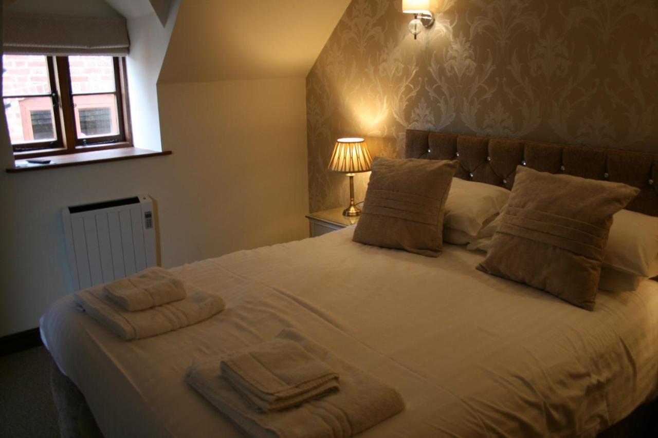 The Talbot Inn Much Wenlock Kültér fotó